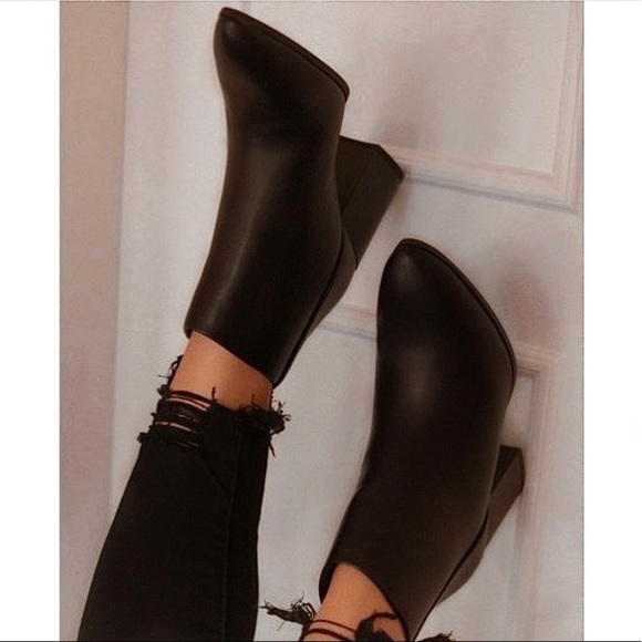 Black Low Chunky Block Heel Ankle Booties - Picture 7 of 11